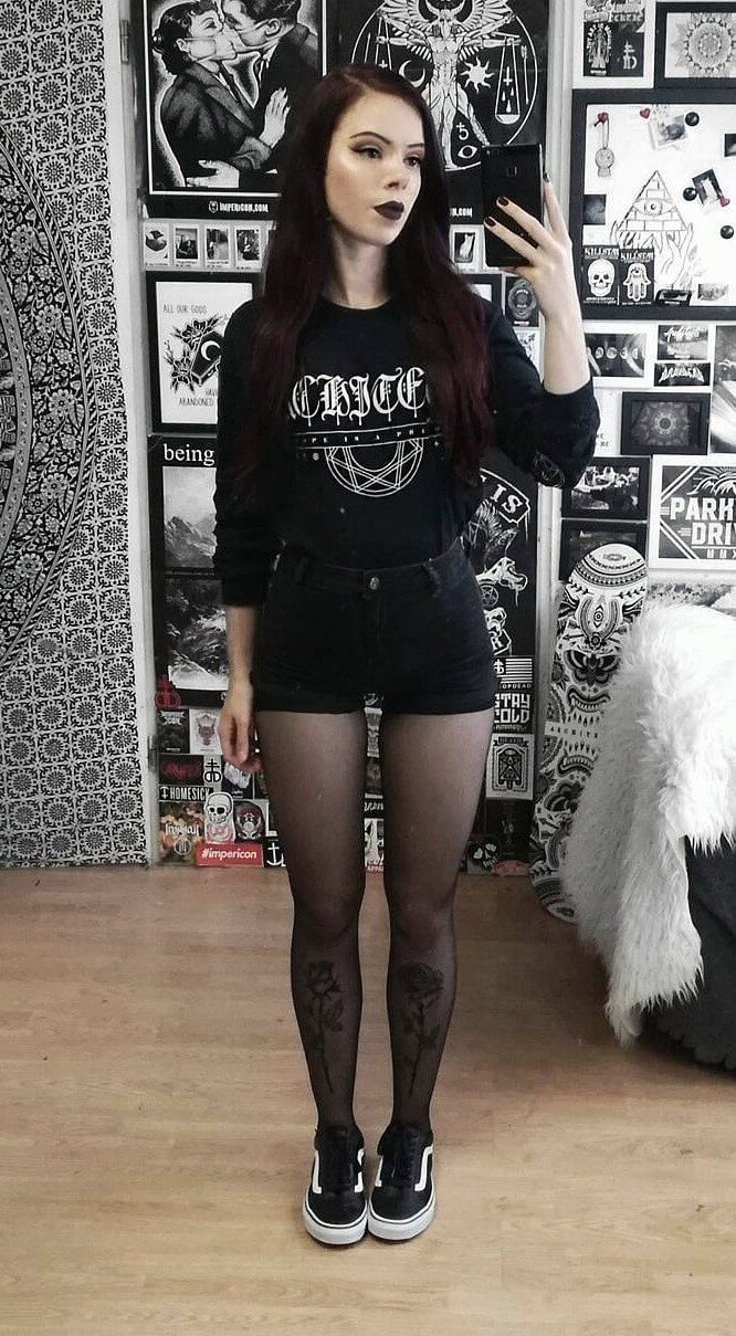 slashed tights grunge