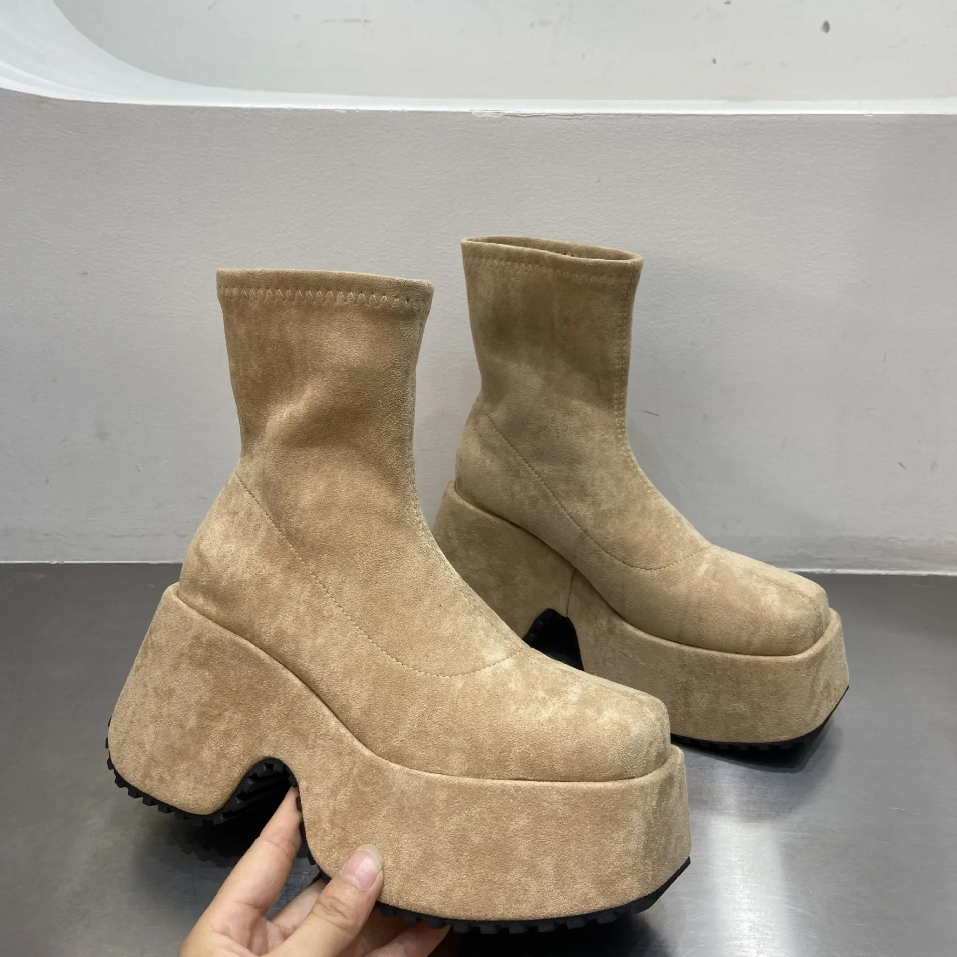 chunky boots women