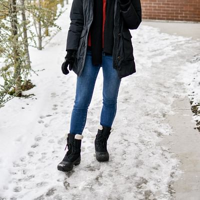 Beat the Cold: Essential Pieces for Women's Winter Fashion