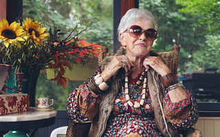 What are some fashion tips for women in their 70s?